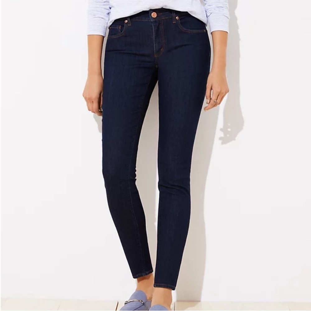 *NWOT* LOFT Mid-Rise Modern Skinny Jeans in Classic Dark Wash